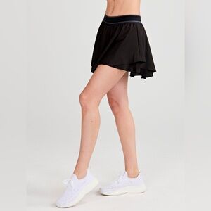 Tasc Performance Play On 15” Skirt XL ladies perfect condition smoke pet free